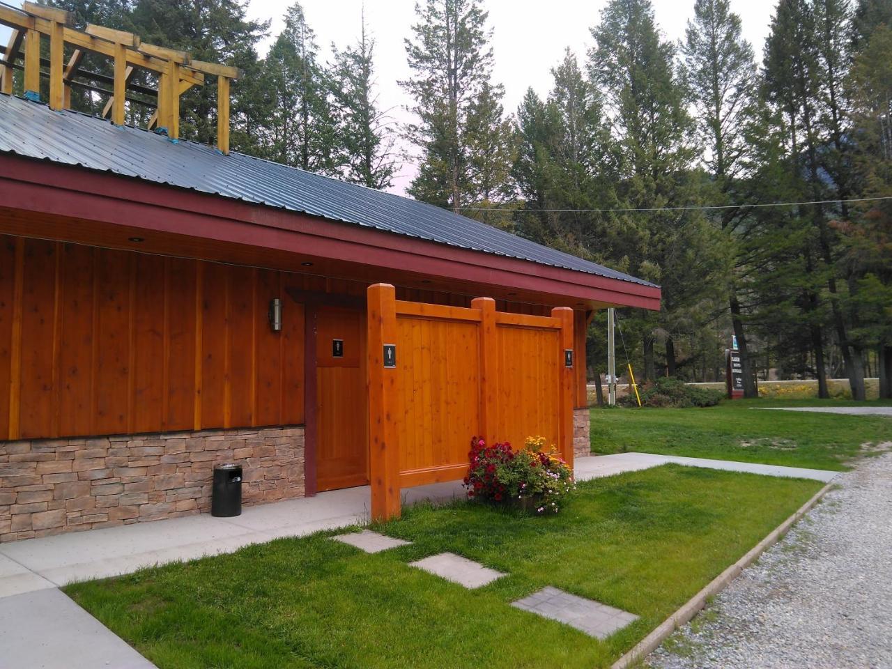 Fairmont Mountain Bungalows فيرمونت هوت سبرينغز المظهر الخارجي الصورة